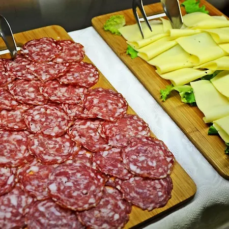 Agritur Scoiattolo Farm stay Coredo