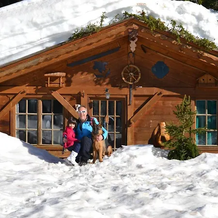 Agritur Scoiattolo Farm stay Coredo